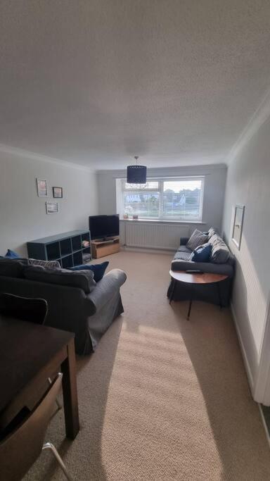 Spacious Self Contained Flat In Superb Location 利明顿 外观 照片